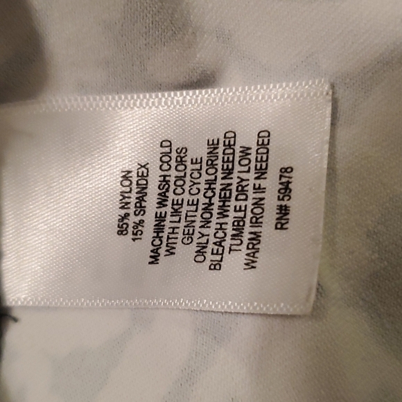 Adrienne Vittadini Black and White Graphic Skirt SZ Large - Picture 4 of 5